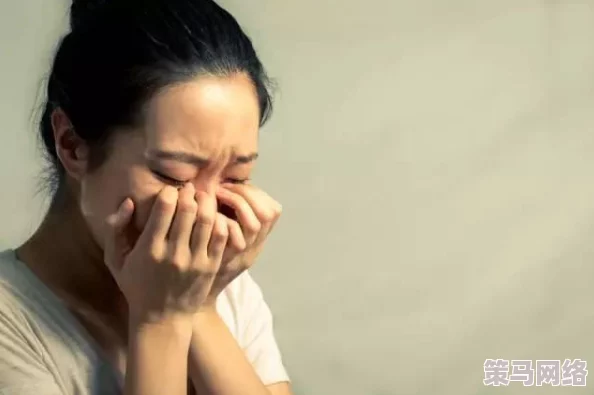 一女被多男灌满白浆受孕，震惊社会的伦理道德问题引发热议，众人纷纷讨论其背后的真相与影响！